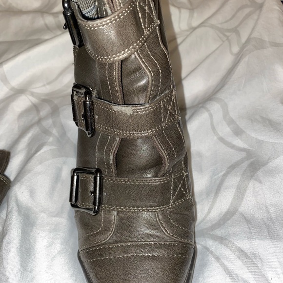 EUC SIZE 7-8 VEGAN LEATHER WEDGE BOOTIES - Picture 4 of 8